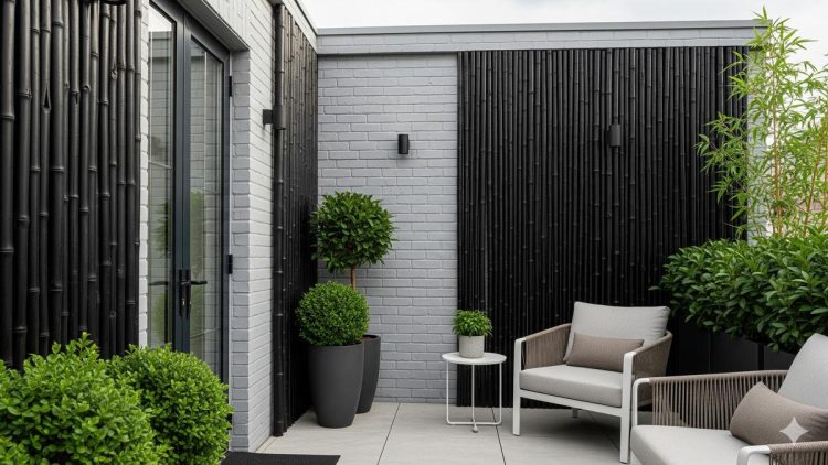 Teras Kecil nan Cantik 4×6 Meter dari Batako dan Bambu