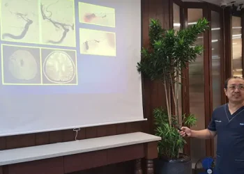 Sakit Kepala Mendadak Tanda Stroke Ringan Kenali Gejalanya Terlebih Dahulu