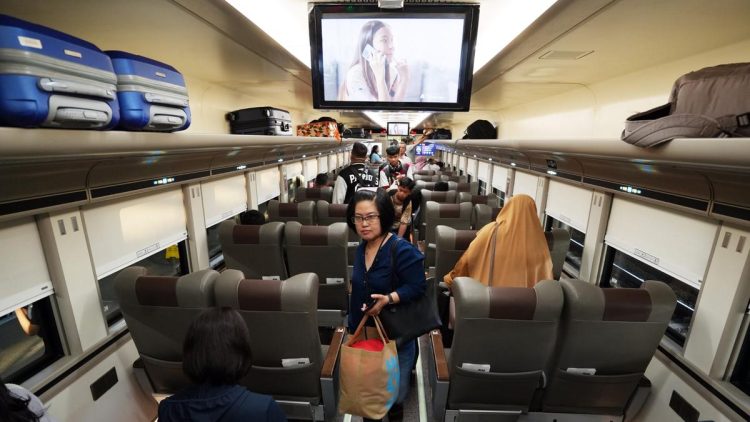 Usulan Gerbong Khusus Merokok, WHO Ingatkan 600 Ribu Nyawa Hilang Tiap Tahun Karena Rokok Pasif