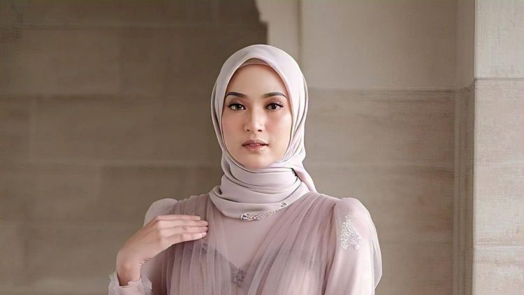 20 Model Baju Pesta Hijab Simpel Elegan Terbaru 2025 Tampil Anggun dan Menawan