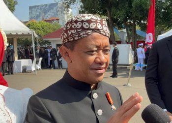 Pakai Baju Adat Solo di Upacara HUT ke-80 RI, Bahlil: Istri dari Daerah Tersebut