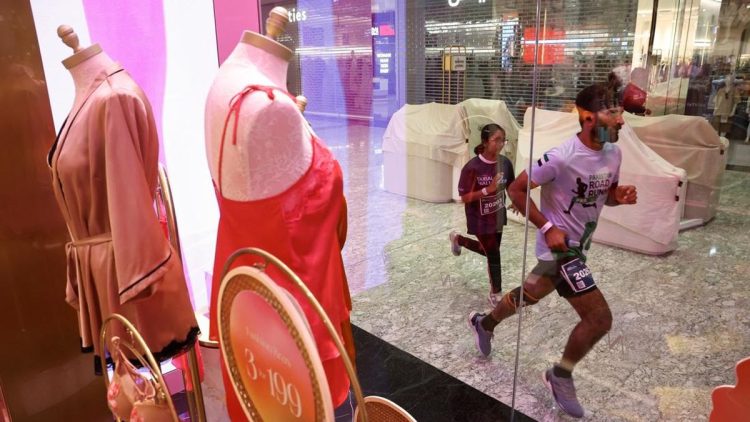 Lari Tanpa Takut Panas, Dubai Menjadi Arena Lari yang Menarik