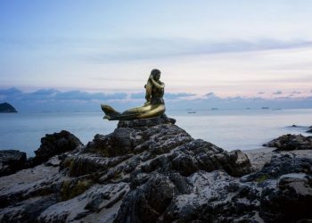 Patung Putri Duyung Dipindah-pindah Picu Polemik Kontroversial