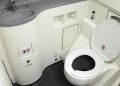 Pilot Jelaskan Alasan Dilarang ke Toilet Saat Pesawat di Landasan