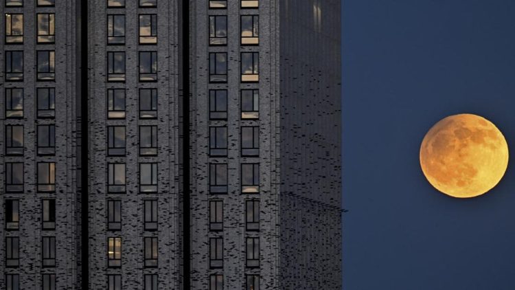 Niat dan Panduan Salat Gerhana Bulan Total 7 September 2025