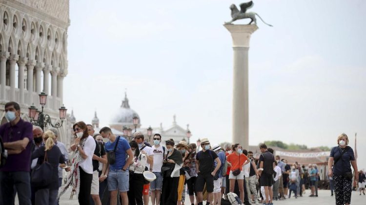 Patung Singa Bersayap Legendaris Venesia Ternyata Karya Tangan China