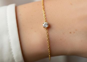 7 Rekomendasi Gelang Emas Tipis Stylish dan Nyaman untuk Ibu Rumah Tangga Sehari-hari