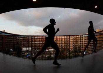 Lomba Lari di Gedung Melingkar dengan 2000 Peserta