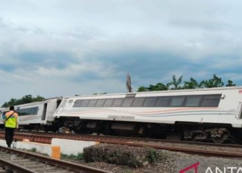 Kereta Api Purwojaya Anjlok di Bekasi, 232 Penumpang Selamat dan Terhindar dari Bahaya