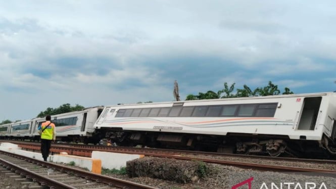 Kereta Api Purwojaya Anjlok di Bekasi, 232 Penumpang Selamat dan Terhindar dari Bahaya