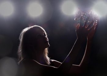 Mengenal MonaLesa Brackett, Finalis Berhijab Miss USA 2025