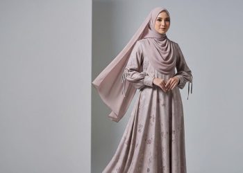 10 Model Gamis Brokat Klasik dengan Desain Modern Minimalis yang Selalu Elegan