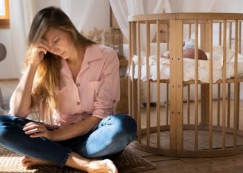 Senyum Ibu Baru dan Tantangan Baby Blues serta Depresi Pasca Persalinan