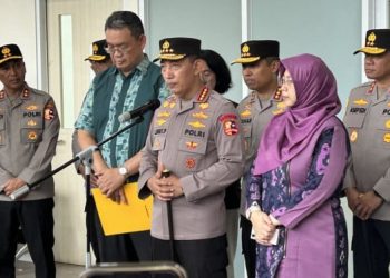 Serbuk dan Catatan Mencurigakan