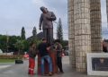 Kepala Patung Soekarno di Indramayu Viral karena Miring dan Sedang Diperbaiki