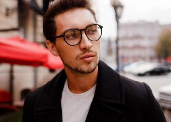 10 Alasan Mengapa Pria Berkacamata Dianggap Lebih Menarik dan Seksi di Mata Wanita