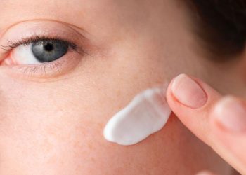 Urutan Dasar Skincare Pagi dan Malam untuk Kulit Sehat dan Terawat