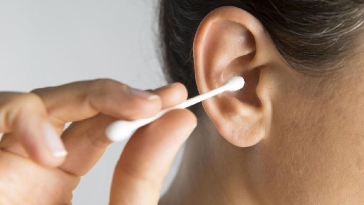 Waspada, Cotton Bud Bisa Menyebabkan Kotoran Telinga Masuk Lebih Dalam