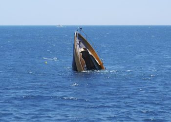 Karamnya Kapal Pinisi Catatan Manajemen Risiko Pariwisata Indonesia