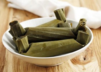 Resep Lontong Daun Pisang yang Kenyal dan Tahan Lama