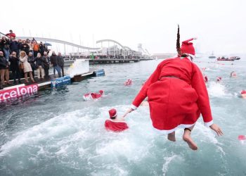 Tradisi Menarik Berenang Pagi Natal di Berbagai Negara Eropa