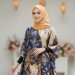 8 Inspirasi Model Batik Wanita Lebaran Terbaru Potongan Simple yang Mewah