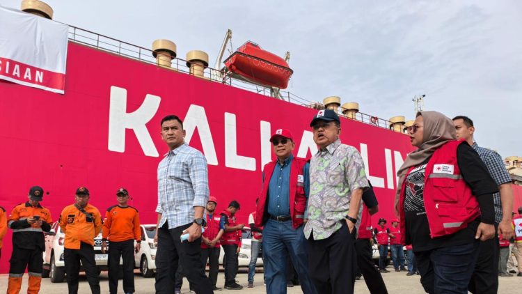 Lepas 72 Relawan Kemanusiaan PMI untuk Bencana di Sumatera dan Aceh