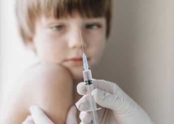 Pangkas Rekomendasi Vaksin Anak dari 17 Menjadi 11