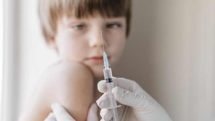 Pangkas Rekomendasi Vaksin Anak dari 17 Menjadi 11