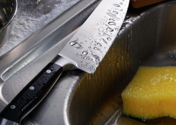 9 Cara Menghilangkan Karat dan Menajamkan Pisau Dapur yang Tumpul