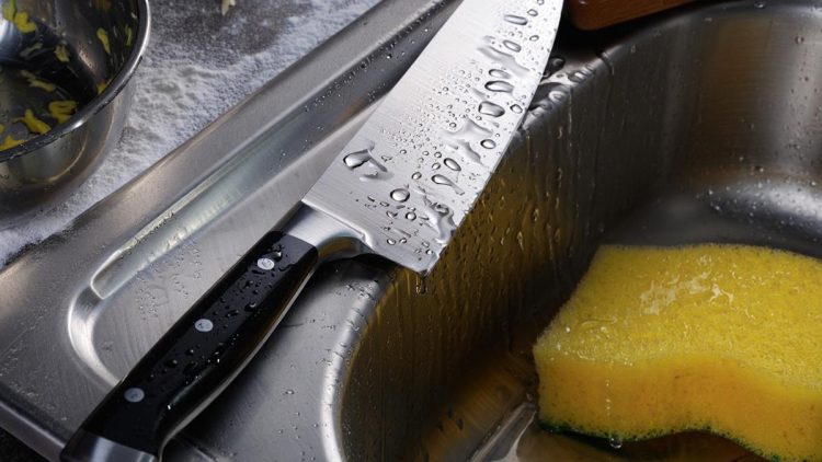 9 Cara Menghilangkan Karat dan Menajamkan Pisau Dapur yang Tumpul