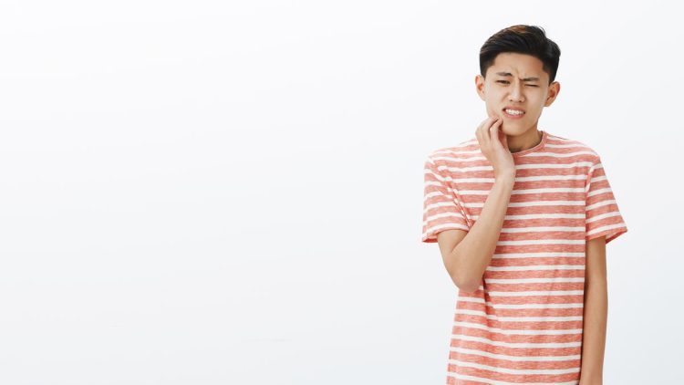 Sulit Membuka Mulut Tanda Gangguan Sendi Rahang dan Pentingnya Tidak Mengabaikannya