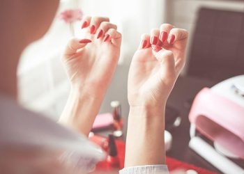 11 Cara Menjaga Kesehatan Kuku Supaya Tidak Mudah Patah