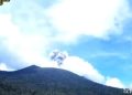 Gunung Ibu Erupsi, Abu Vulkanik Muntah Setinggi 800 Meter dari Puncak