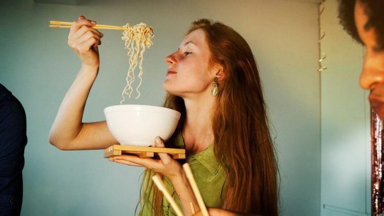 Mengapa Hujan Bikin Cepat Lapar? Simak Pendapat Para Ahli