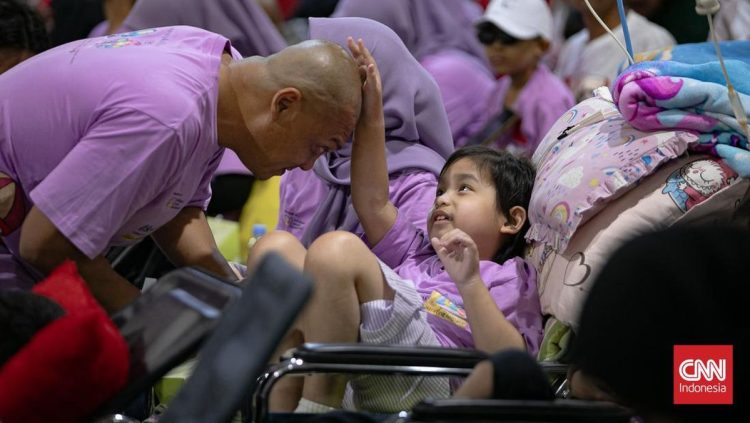 Gundul Massal untuk Memperingati Hari Kanker Anak Internasional