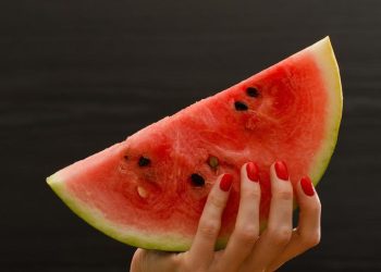 Makanan yang Harus Dihindari Saat Mengonsumsi Semangka