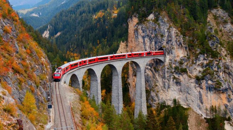 Perjalanan Kereta Paling Lambat di Dunia dengan Pemandangan Indah